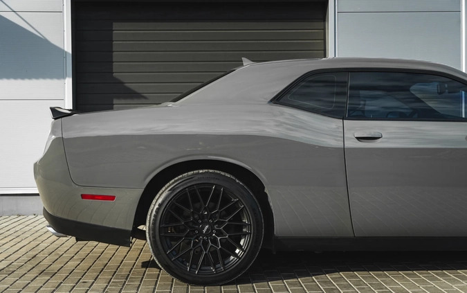 Dodge Challenger cena 126000 przebieg: 130000, rok produkcji 2018 z Chełm małe 781